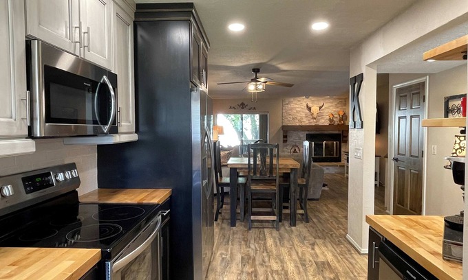 Ruidoso Apartment | Bearway to Heaven Sum