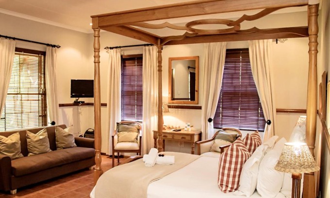 Beaufort West House | Beaufort Manor Country Lodge