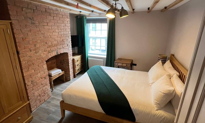 Newark House | Beaumond Cross Inn