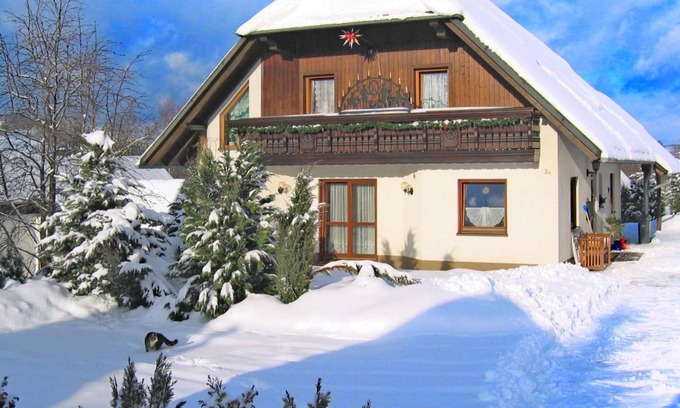 Pohla Apartment | Beautiful Apartment in Pöhla Saxony near Ski Area