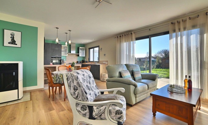 Le Chateau-d'Oleron House | Beautiful villa for 4 guests with WIFI, TV, terrace and pets allowed