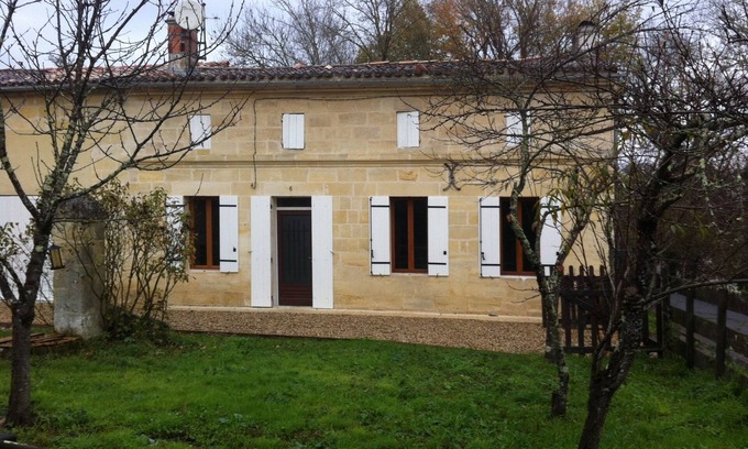 Saint-Seurin-sur-l'Isle House | Beautiful stone house near St Emilion