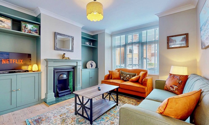 Speldhurst House | Beautifully Restored 3 bed Semi Detached Victorian House With Garden