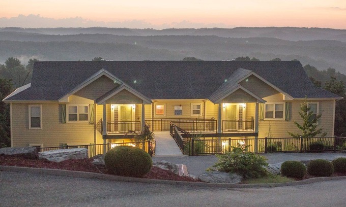 Branson West Apartment | Beautiful 1 bedroom unit at resort, sleeps 4