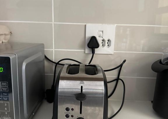 Woodmead Apartment | Beautiful 1 bedroom Waterfall