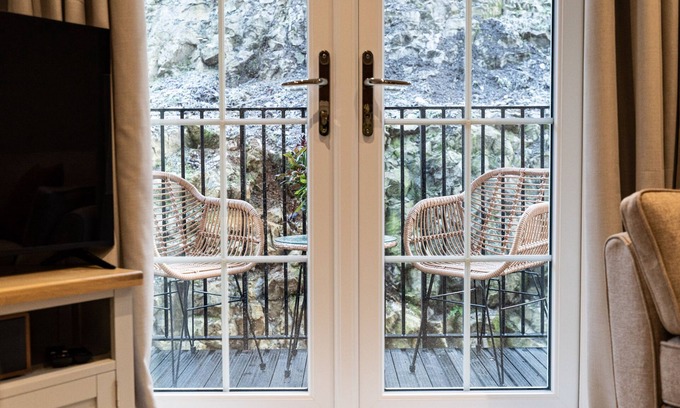 Stoney Middleton Apartment | Beautiful 1st floor studio apartment the in historic village of Stoney Middleton