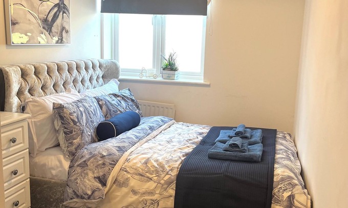 Aylesbury Apartment | Beautiful 2 - Bed Apartment in Aylesbury
