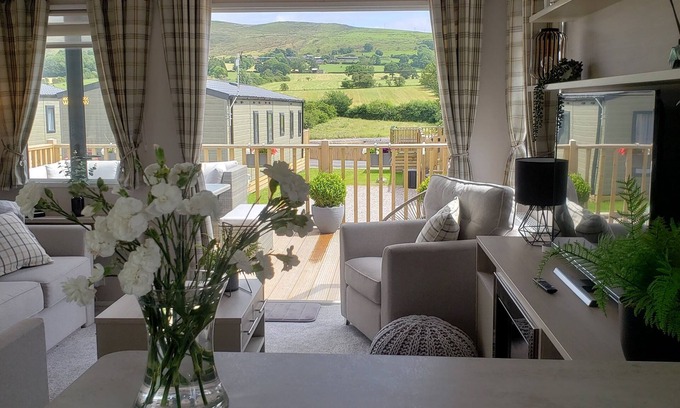 Fence Cabin | Beautiful 2-Bed Lodge Ribble Valley Clitheroe