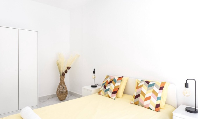Pueblo Nuevo Apartment | Beautiful 2-bedroom house in Pueblo Nuevo de Guadiaro, near Sotogrande