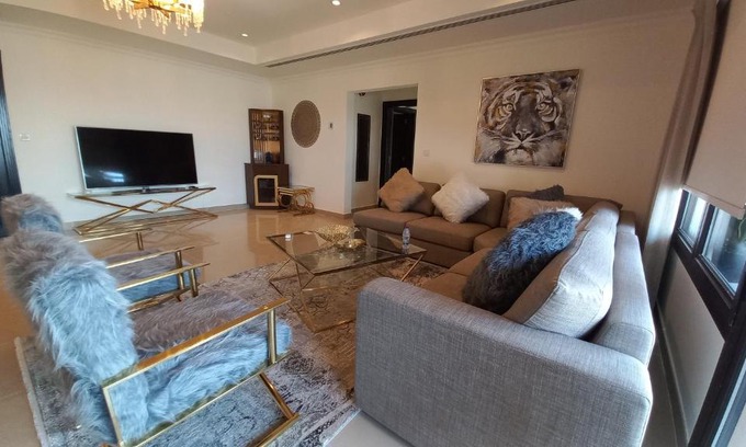 Doha Apartment | Beautiful 2 Bedrooms in the Pearl - Qatar