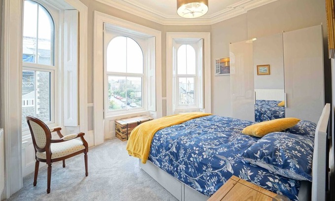 Weston-super-Mare Apartment | Beautiful 2-Bed Apartment in Weston-super-Mare