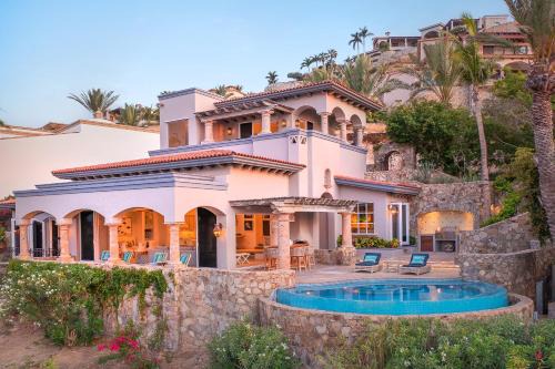 Palmilla Villa | Beautiful 3 Bd Villa with Staff and Steps from the Beach in Del Mar Palmilla