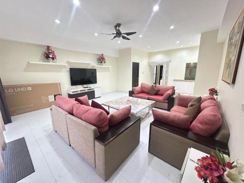 Phra Khanong Nuea Apartment | Beautiful 3 Bed 3 Bath duplex Sukhumvit apartment - BTS Thonglor, Aekamai, Phra Khanong