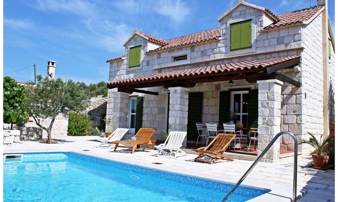 Seget House | Beautiful 3 Bedroom Dalmatian Stone House With a Heated Private Pool
