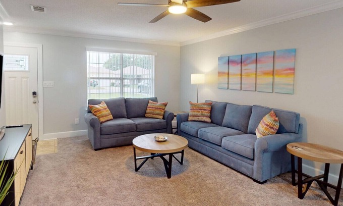 Pensacola House | Beautiful 3 bedroom home only 15 minutes from the beach! Convenient location to stores/restaurants.
