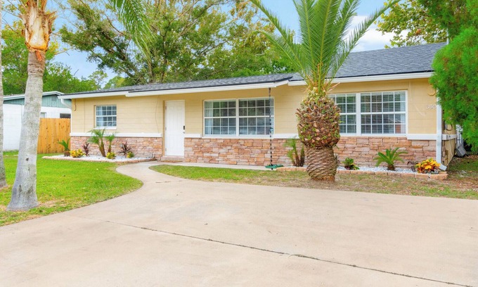 Beach Haven House | Beautiful 3 bedroom, 2 bathroom Beach Bungalow in Jacksonville Beach!