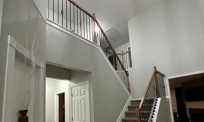 Marietta House | Beautiful 3bdrm townhome 1.5 mls from Braves Stadium