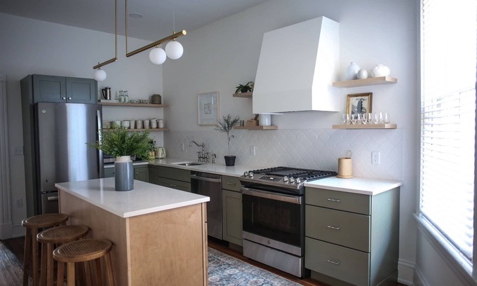 Lancaster House | Beautiful 4bd, 2.5ba Lancaster Center City Townhome