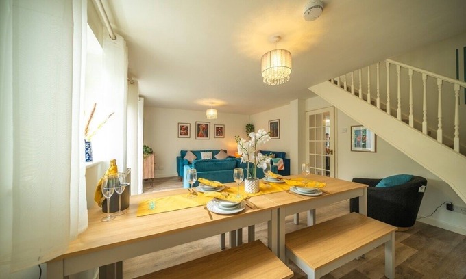 Cirencester House | Beautiful 5 bed 3 bath in the Heart of the Cotswolds