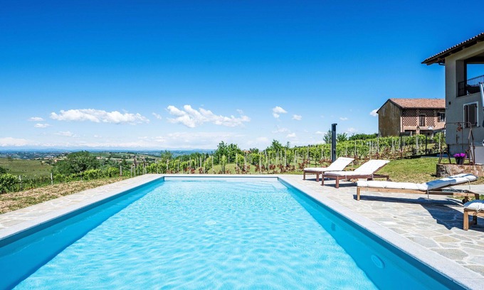 Costigliole d'Asti Apartment | Beautiful apartment for 4 guests with pool, WIFI, A/C, TV, terrace and parking