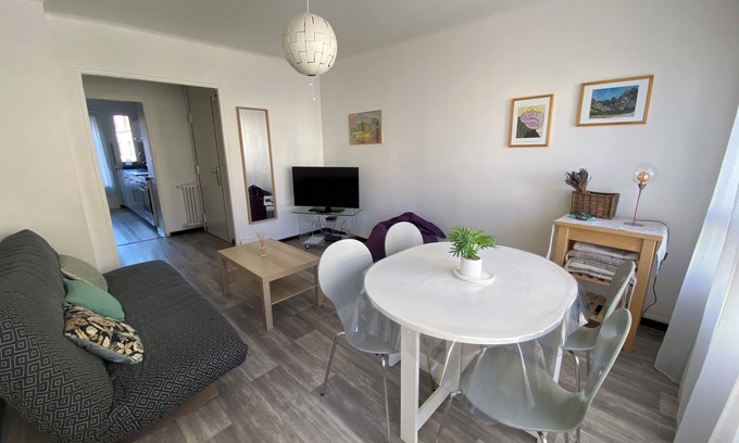 Couronne Urbaine Apartment | Beautiful air-conditioned apartment downtown Aix - 2 double bedrooms, sleeps 6