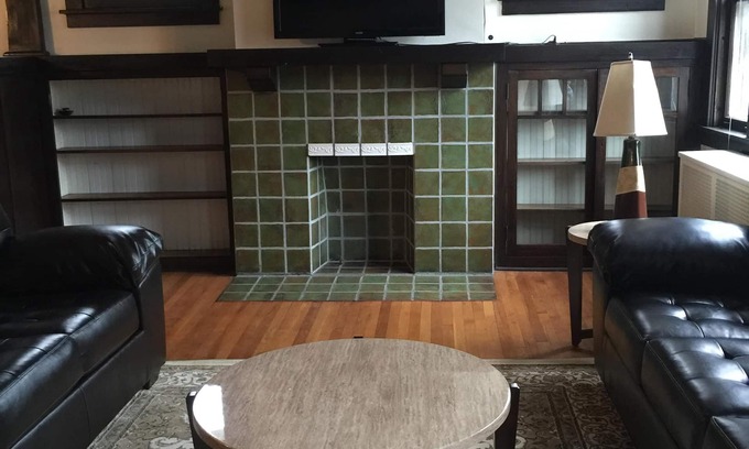 Squirrel Hill South Apartment | Beautiful and close to Downtown