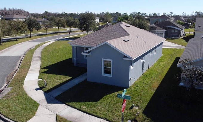 Trafalgar Village House | Beautiful and Spacious Brand new House in Kissimmee Fl, 20 Minutes From Disney