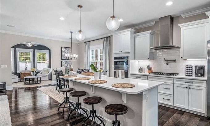 Lewisville House | Beautiful and stunning house with pool and Jacuzzi, area very peaceful