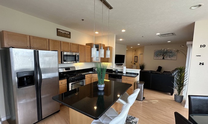 Cleveland Heights Apartment | Beautiful Apartment in Cleveland Hts. Near Downtown, Hospitals, and Attractions.