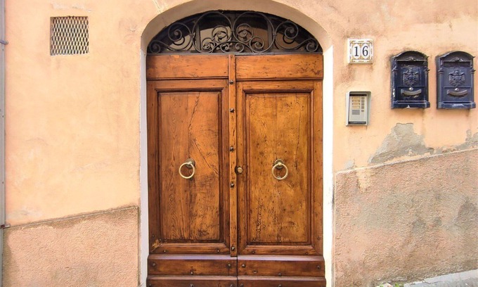 Massa Marittima Apartment | Beautiful apartment for 6 people with WIFI, TV, balcony, pets allowed and parking