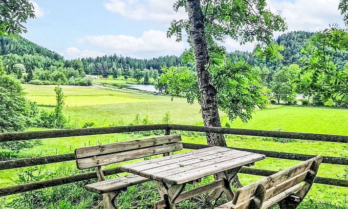 Sankt Urban Apartment | Beautiful apartment for 6 guests with WIFI, terrace and panoramic view