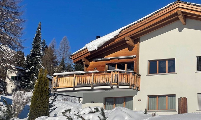 Lenzerheide Apartment | Beautiful apartment for 8 guests with WIFI, TV and balcony