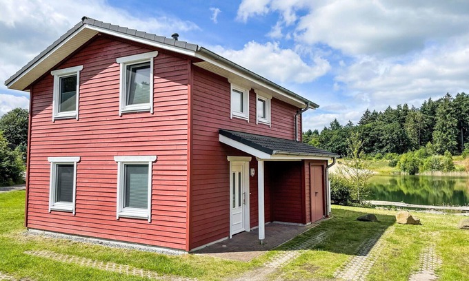 Hechthausen House | Beautiful apartment in villa for 8 people with WIFI, pool, TV, terrace and pets allowed