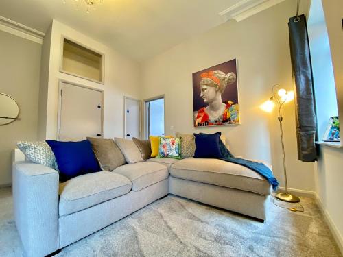 Westbourne Apartment | Beautiful Apartment - 5 Minute Walk to the Best Beach! - Great Location - Parking - Fast WiFi - Smart TV - Newly decorated - sleeps up to 4! Close to Bournemouth & Poole Town Centre