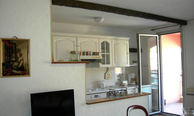 La Madeleine Apartment | Beautiful apartment and garage 5 minutes walk from the beach
