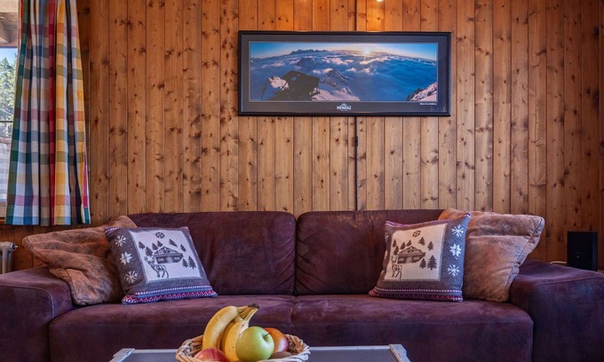 Salins Apartment | Beautiful apartment for 6 people with WIFI, TV and balcony