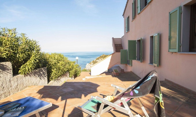 Patresi Apartment | Beautiful apartment for 4 people with WIFI, A/C, TV and terrace