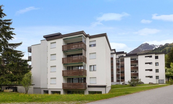 Davos-Dorf Apartment | Beautiful apartment for 6 people with pool, WIFI, TV and balcony