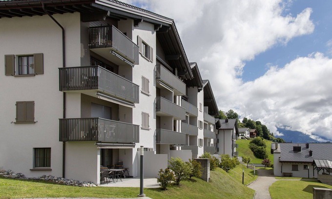 Falera Apartment | Beautiful apartment for 4 guests with pool, WIFI, TV, patio, pets allowed and panoramic view