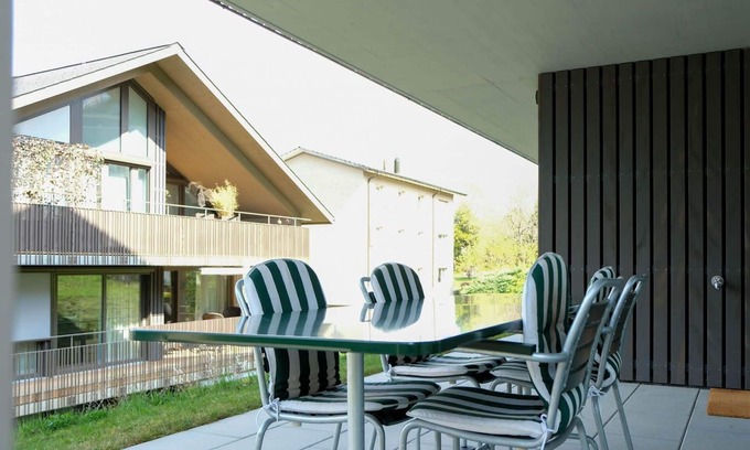Spiez Apartment | Beautiful apartment for 4 guests with WIFI, TV, balcony and parking