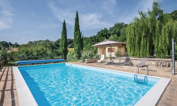 Fornole Apartment | Beautiful apartment for 3 people with WIFI, A/C, pool, TV, panoramic view and parking