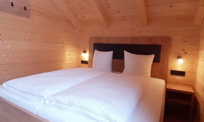 Jenig House | Beautiful apartment in villa for 6 people with WIFI, TV, terrace, pets allowed and panoramic view