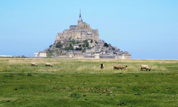 Sartilly-Baie-Bocage Villa | Beautiful apartment in villa for 3 guests with WIFI, TV and terrace