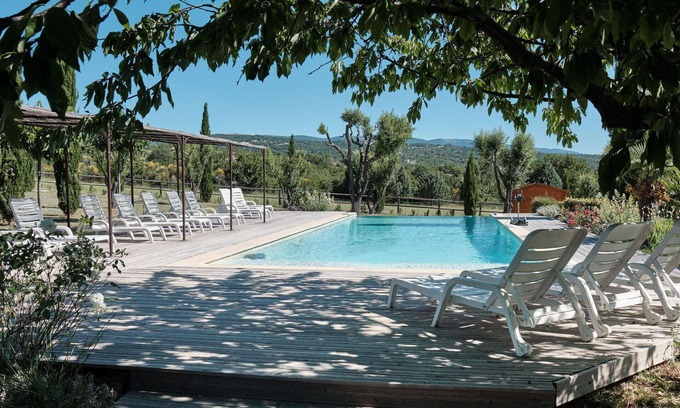 Sigonce Villa | Beautiful apartment in villa for 4 guests with pool, WIFI, patio and pets allowed