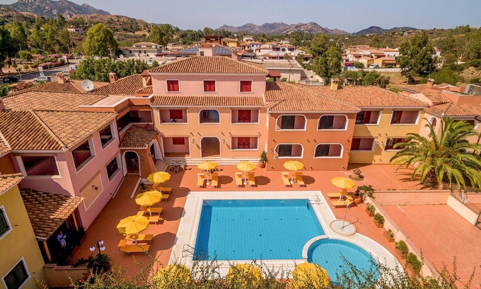 Sos Alinos Apartment | Beautiful apartment in Orosei with WiFi