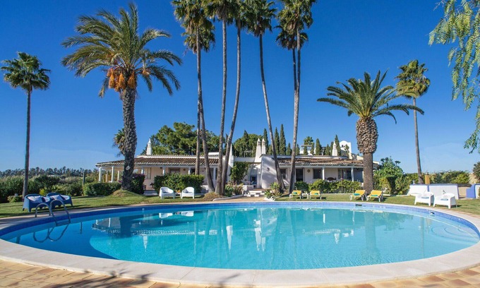 Luz de Tavira House | Beautiful apartment in villa for 4 people with WIFI, pool, TV and terrace