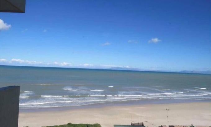 Strand Apartment | Beautiful Apartment on Beachfront Strand