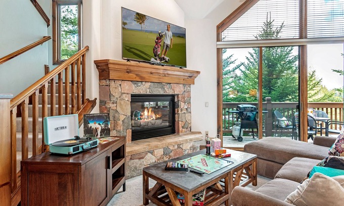 Edwards Condo | Beautiful Arrowhead Townhouse with Community Hot Tub and Superb Ski Access