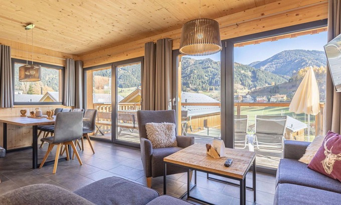 Steinach am Brenner House | Beautiful apartment in villa for 8 people with WIFI, TV, terrace, panoramic view and parking