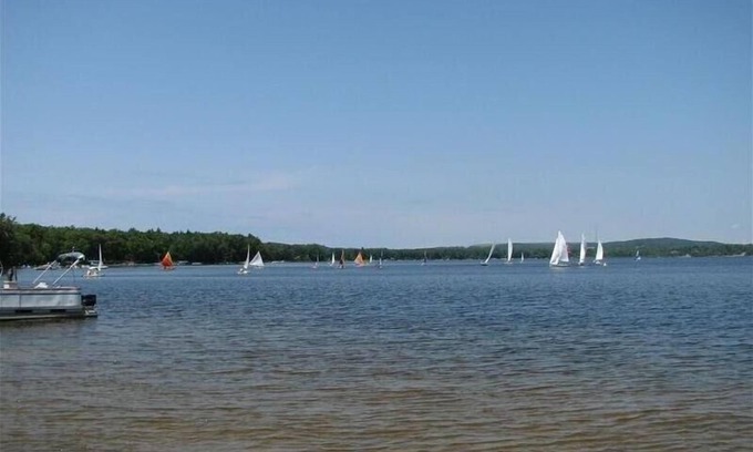 Pentwater House | Beautiful Bass Lake in Pentwater